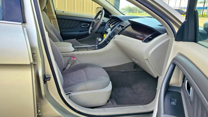 Ford Taurus SEL FWD 2011