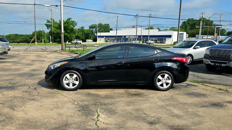 Hyundai Elantra  2013