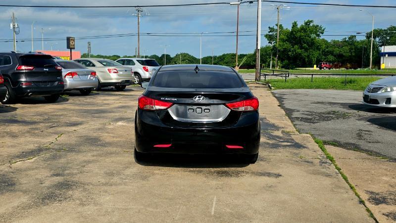 Hyundai Elantra  2013