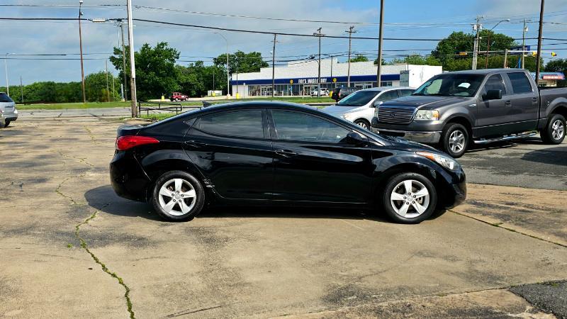 Hyundai Elantra  2013
