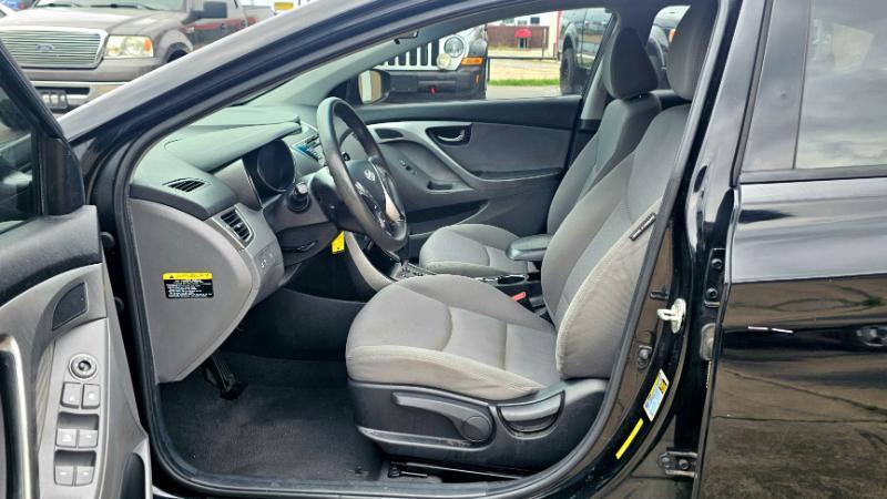 Hyundai Elantra  2013