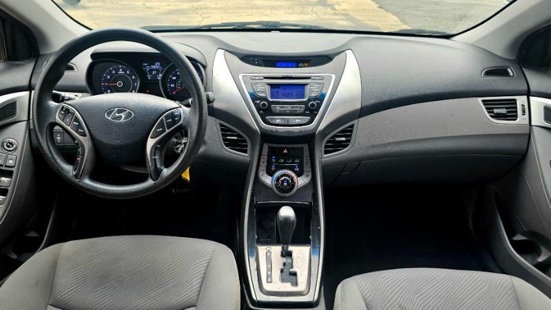 Hyundai Elantra  2013