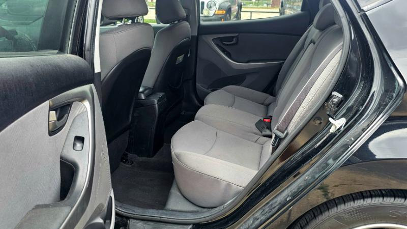 Hyundai Elantra  2013