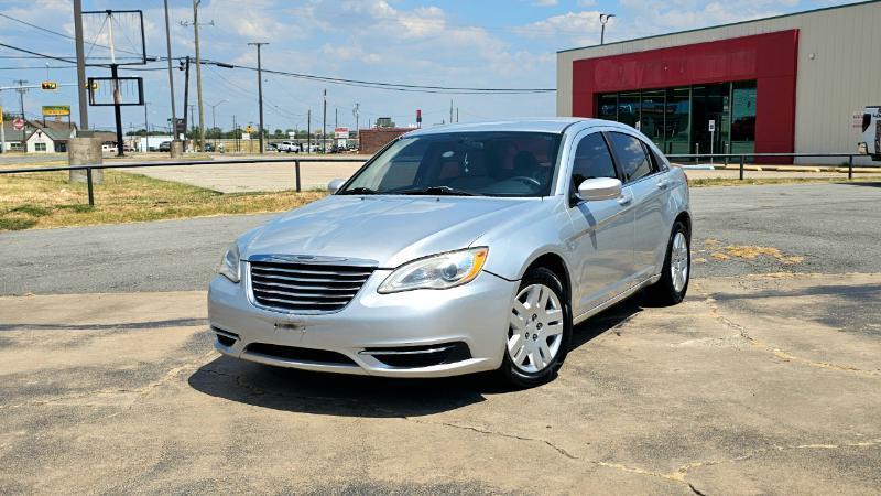 Chrysler 200  2012
