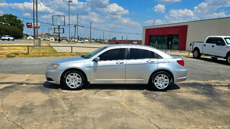 Chrysler 200  2012