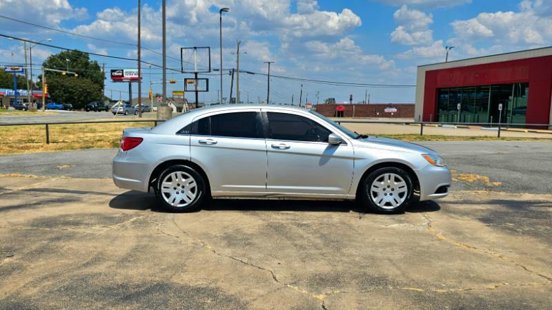 Chrysler 200  2012