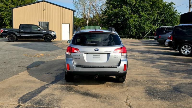 Subaru Outback  2011