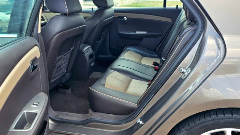 Chevrolet Malibu  2010