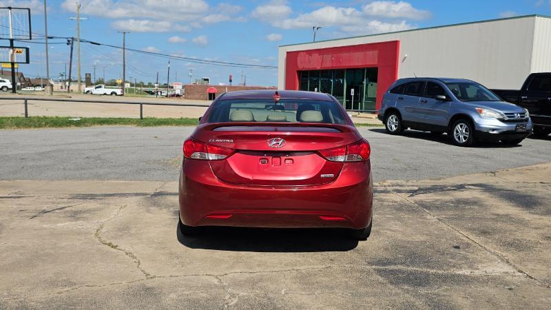 Hyundai Elantra  2013