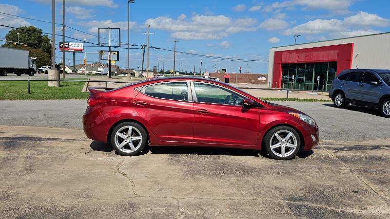 Hyundai Elantra  2013