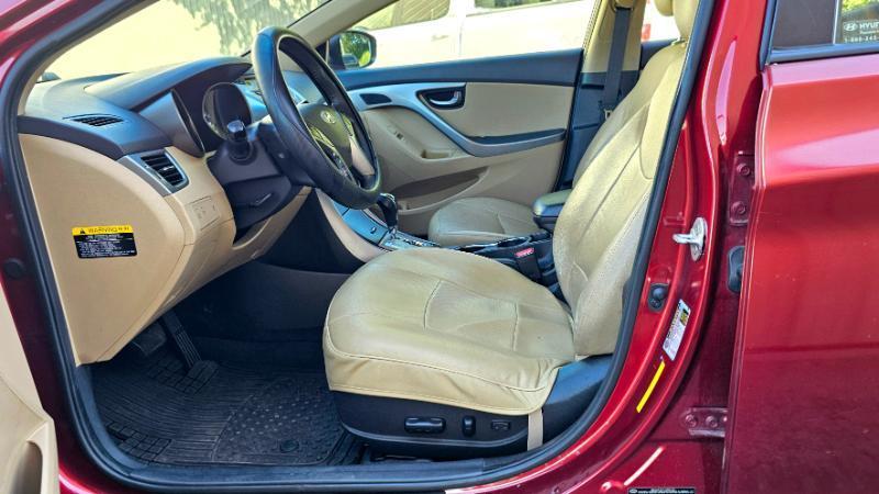 Hyundai Elantra  2013