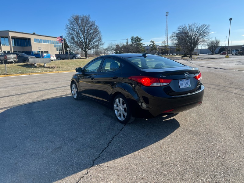 Hyundai Elantra  2011