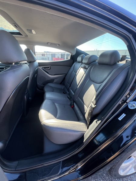 Hyundai Elantra  2011