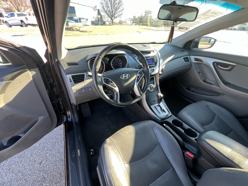 Hyundai Elantra  2011