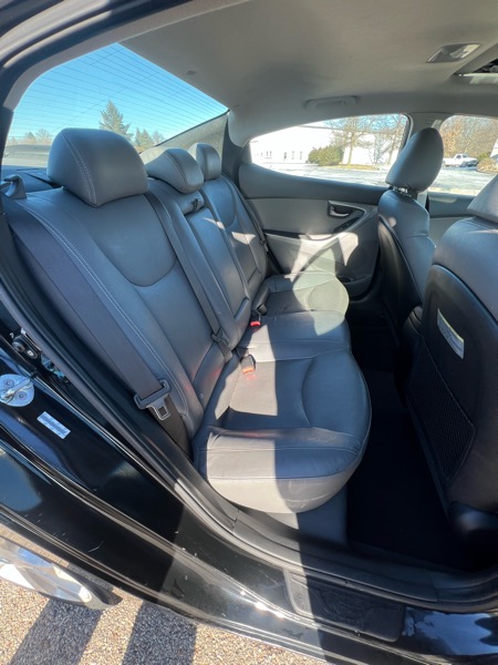 Hyundai Elantra  2011