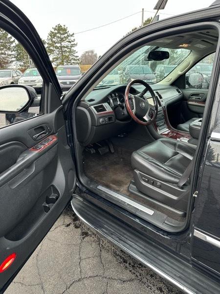 Cadillac Escalade  2012