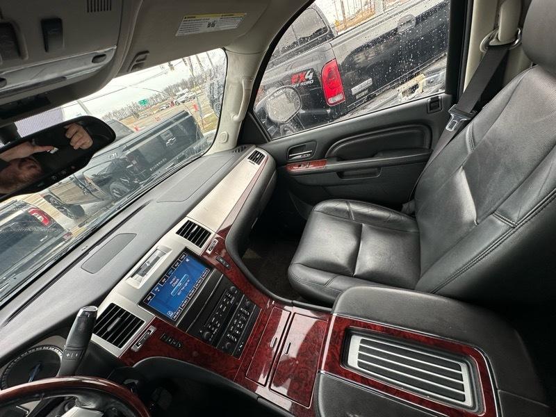 Cadillac Escalade  2012