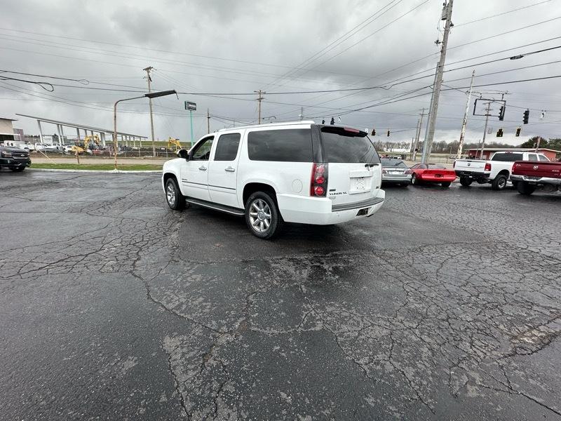 GMC Yukon Denali  2011