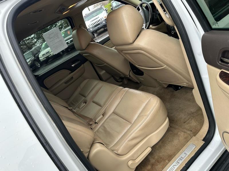 GMC Yukon Denali  2011