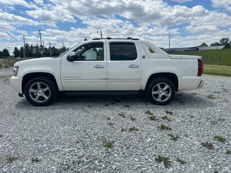Chevrolet Avalanche  2013