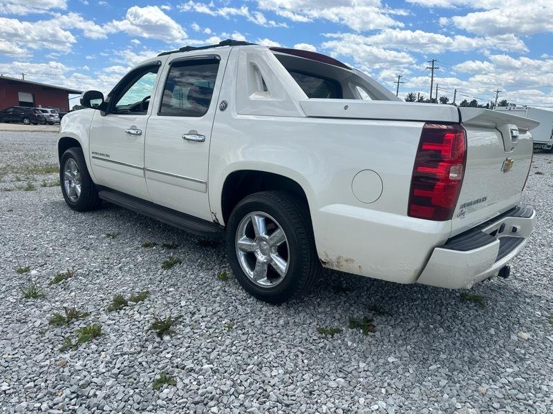 Chevrolet Avalanche  2013