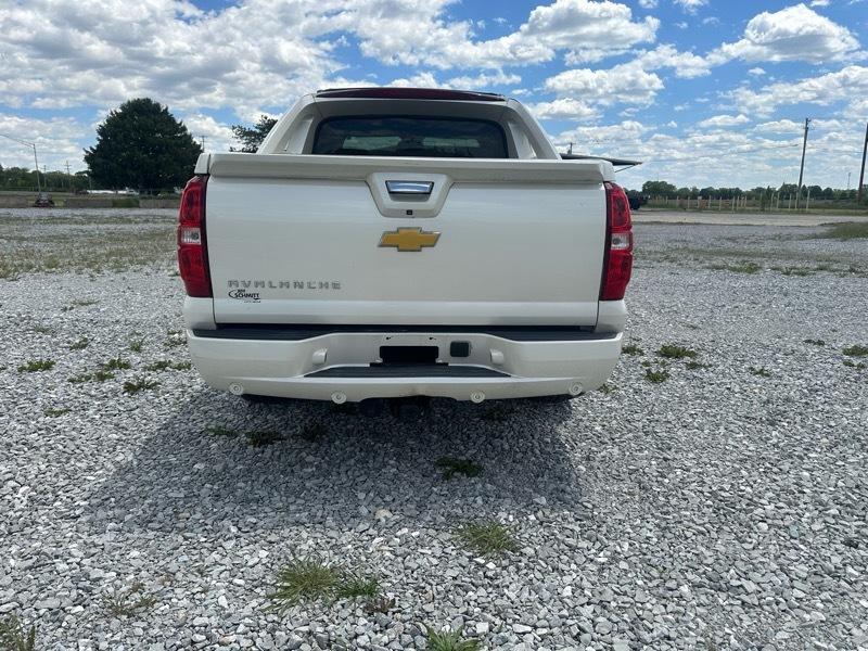 Chevrolet Avalanche  2013