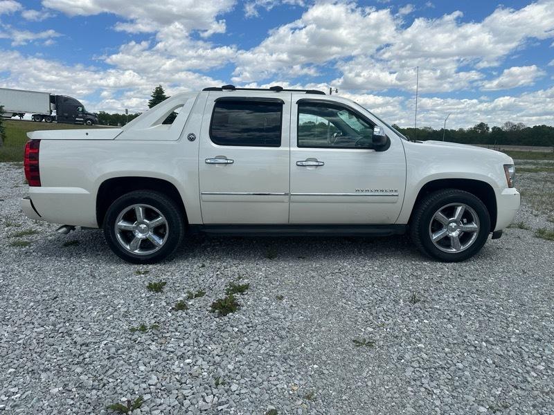 Chevrolet Avalanche  2013