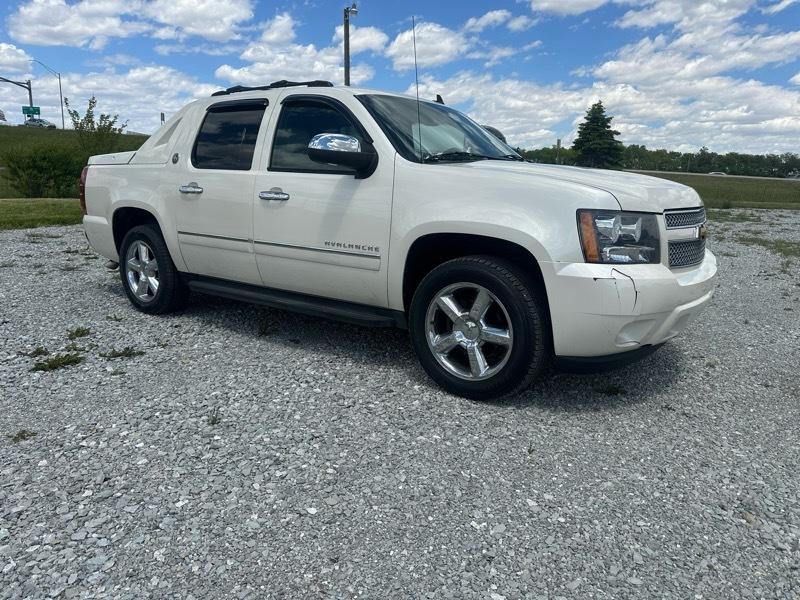 Chevrolet Avalanche  2013