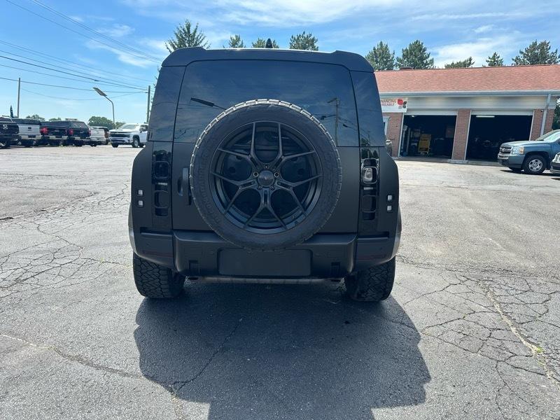 Land Rover Defender  2020