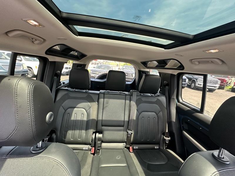 Land Rover Defender  2020