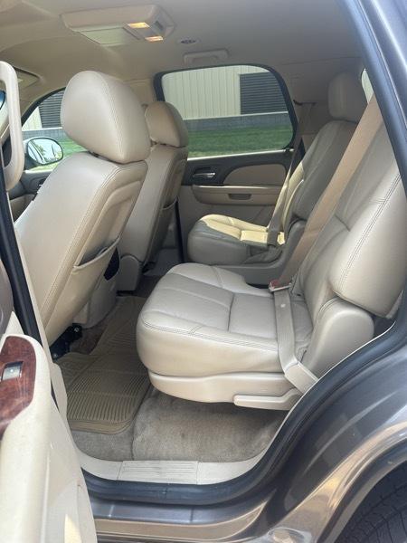 Chevrolet Tahoe  2011