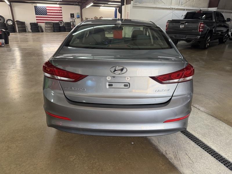 Hyundai Elantra  2017