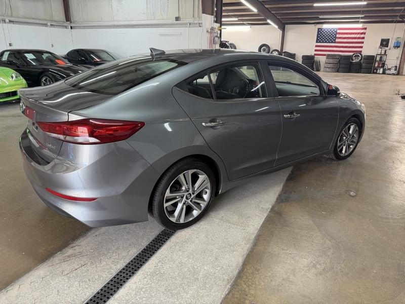 Hyundai Elantra  2017