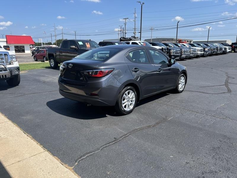 Toyota Yaris iA  2017