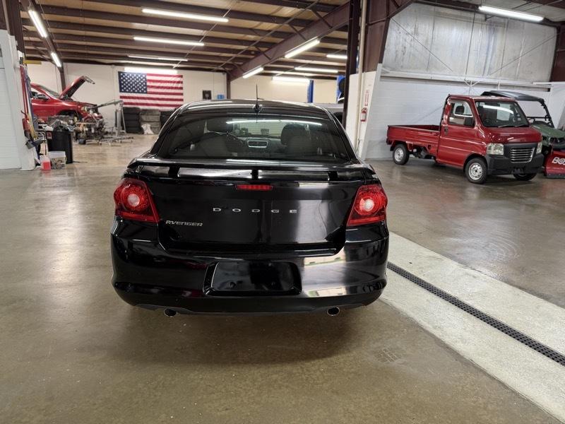 Dodge Avenger  2012