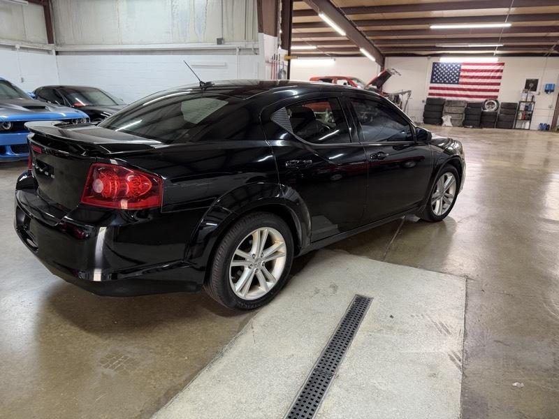 Dodge Avenger  2012