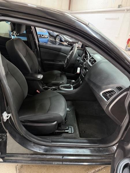 Dodge Avenger  2012