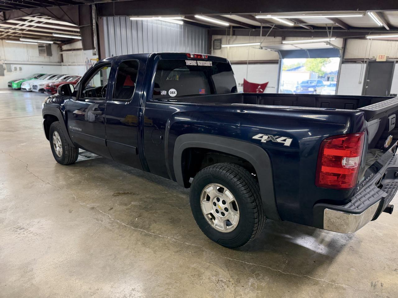 Chevrolet Silverado 1500 4WD Ext Cab 143.5" LT 2010