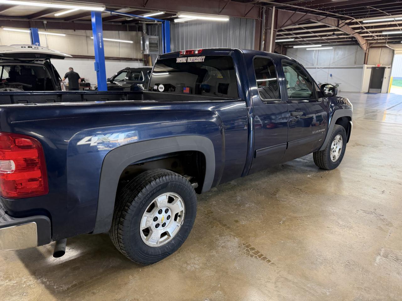 Chevrolet Silverado 1500 4WD Ext Cab 143.5" LT 2010
