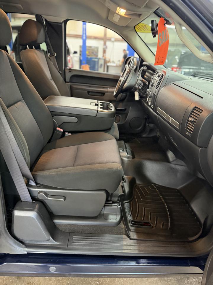 Chevrolet Silverado 1500 4WD Ext Cab 143.5" LT 2010