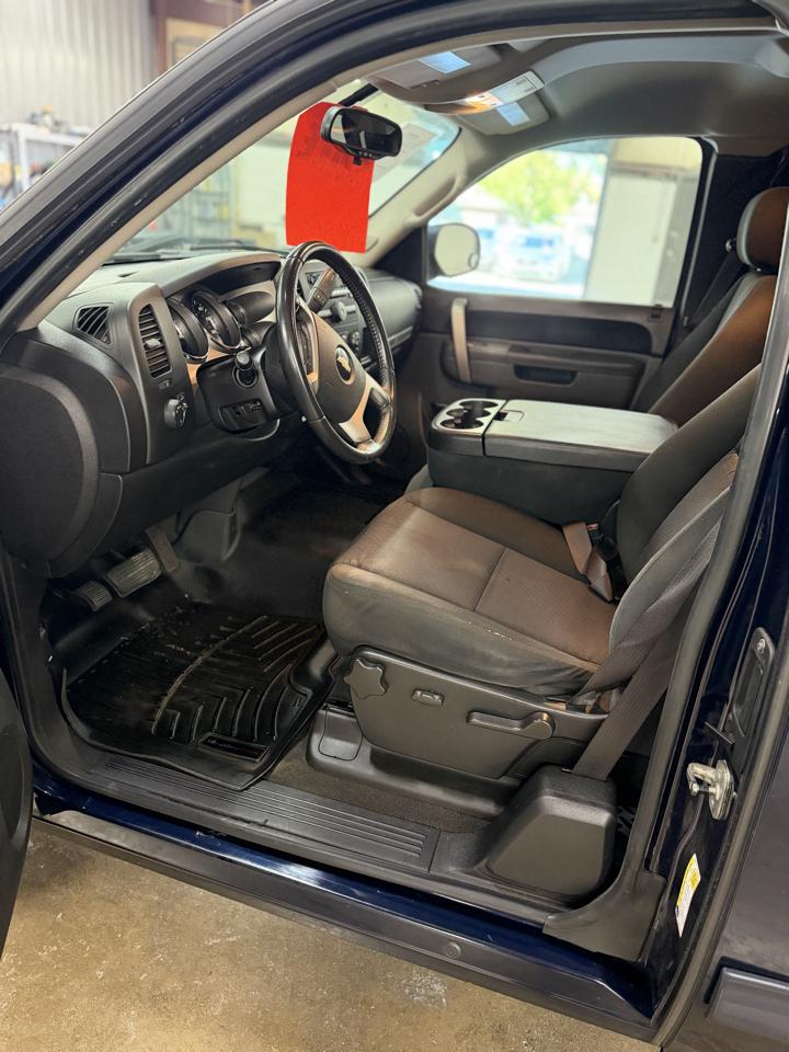 Chevrolet Silverado 1500 4WD Ext Cab 143.5" LT 2010