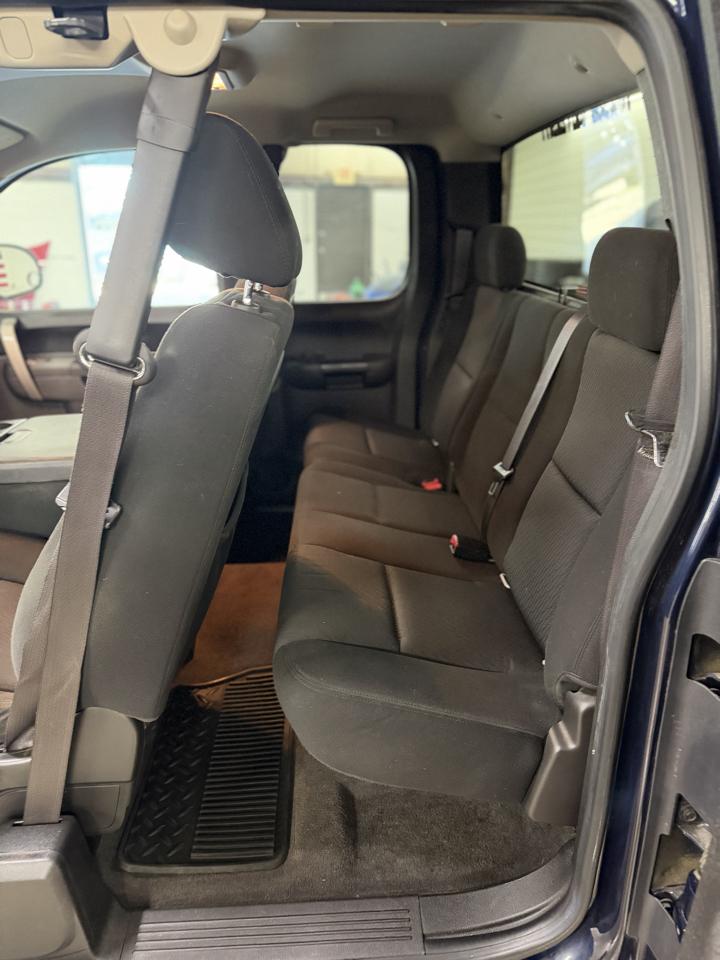 Chevrolet Silverado 1500 4WD Ext Cab 143.5" LT 2010