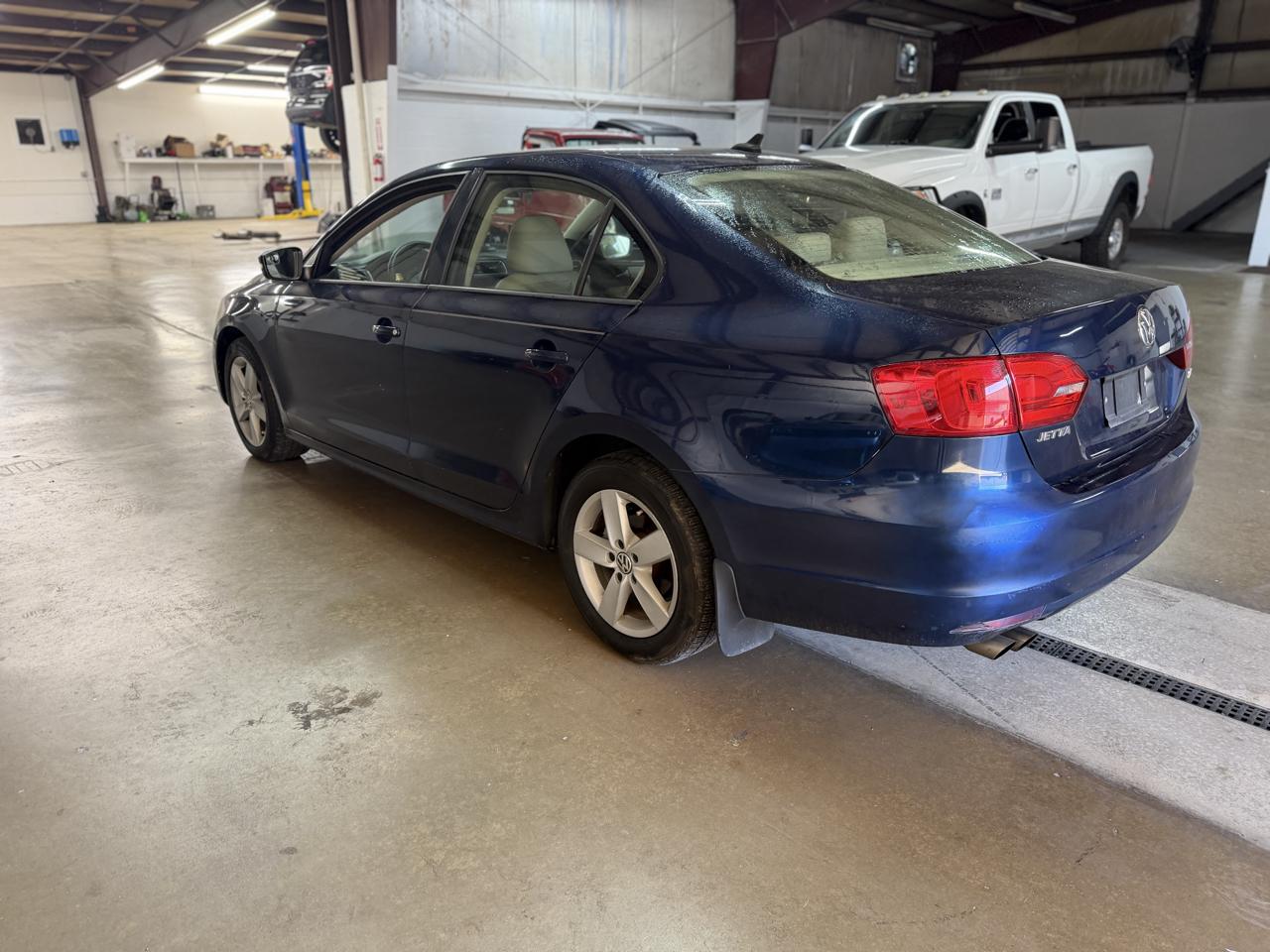 Volkswagen Jetta 4dr DSG TDI 2012