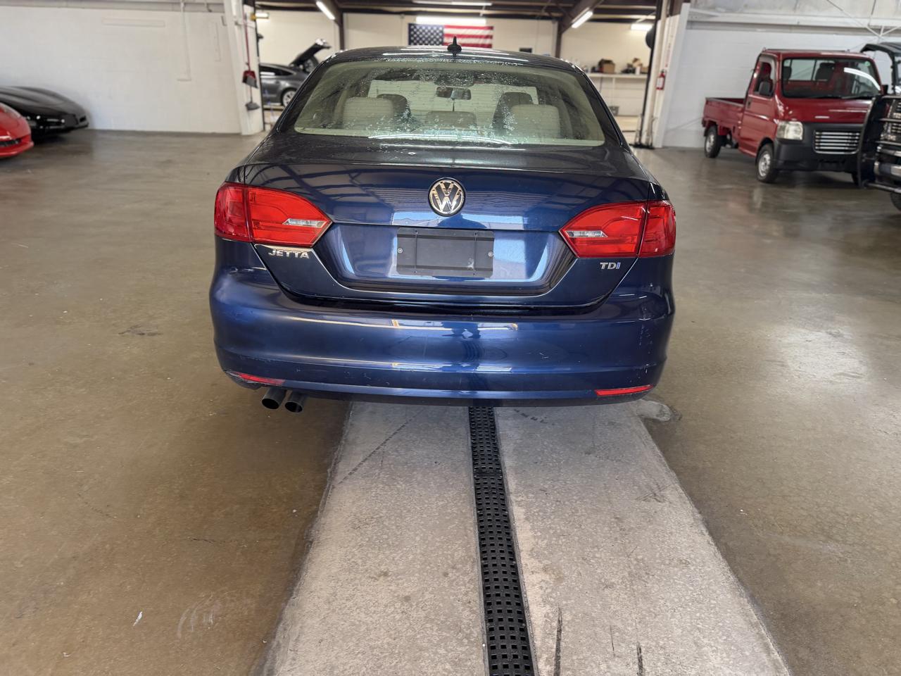 Volkswagen Jetta 4dr DSG TDI 2012