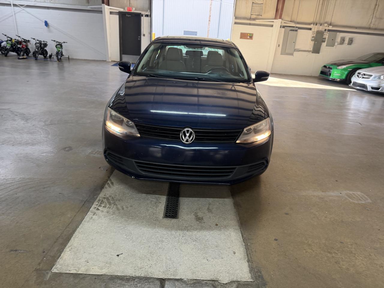Volkswagen Jetta 4dr DSG TDI 2012