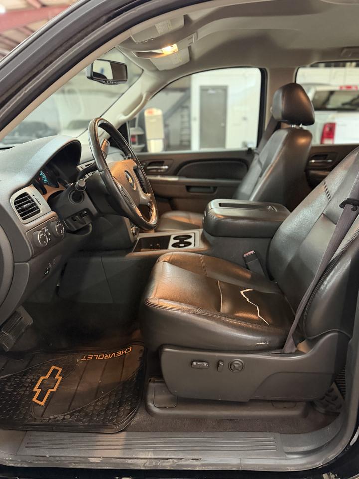 Chevrolet Silverado 3500HD 4WD Crew Cab 167.7" LTZ 2012