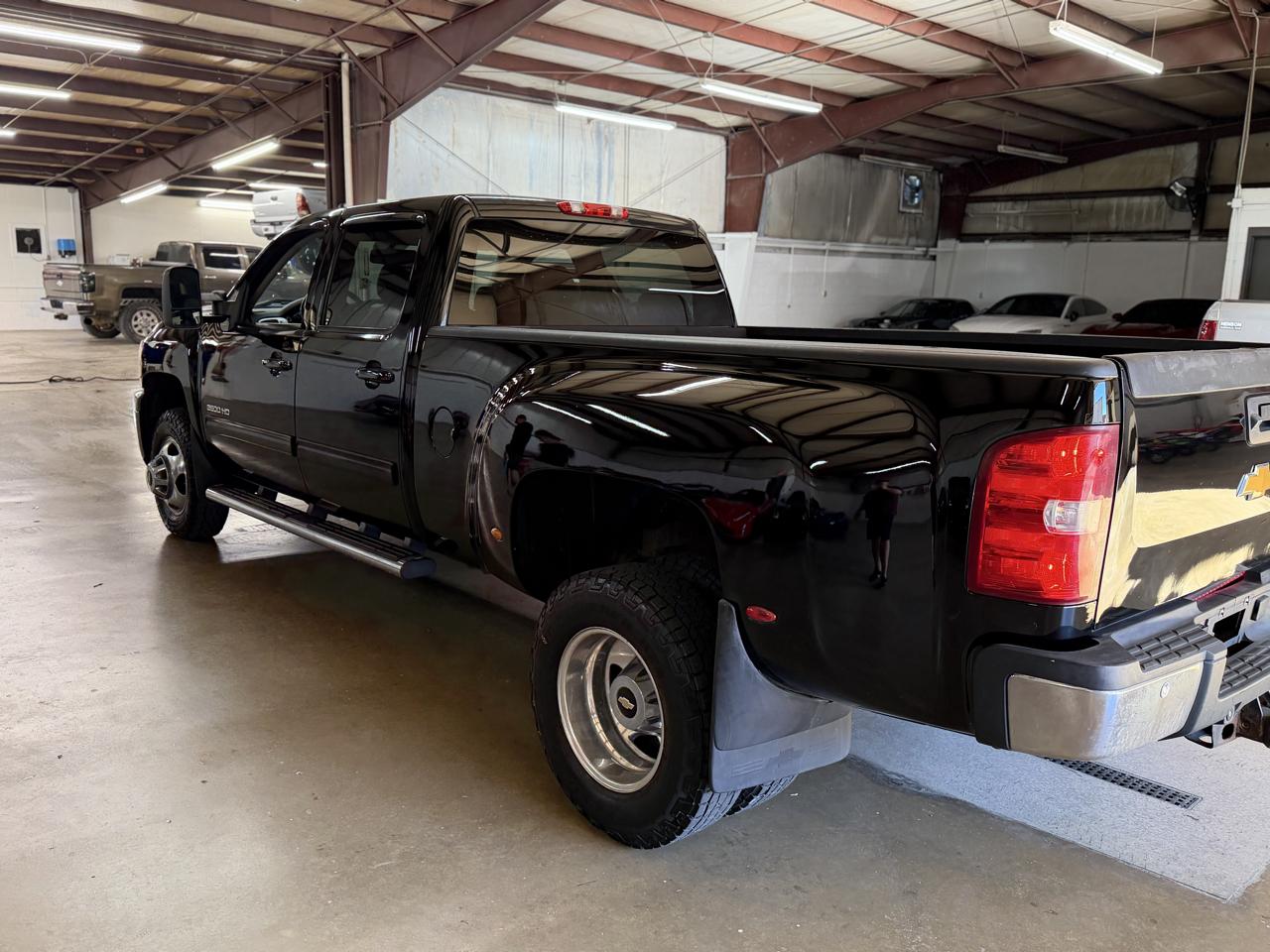 Chevrolet Silverado 3500HD 4WD Crew Cab 167.7" LTZ 2012