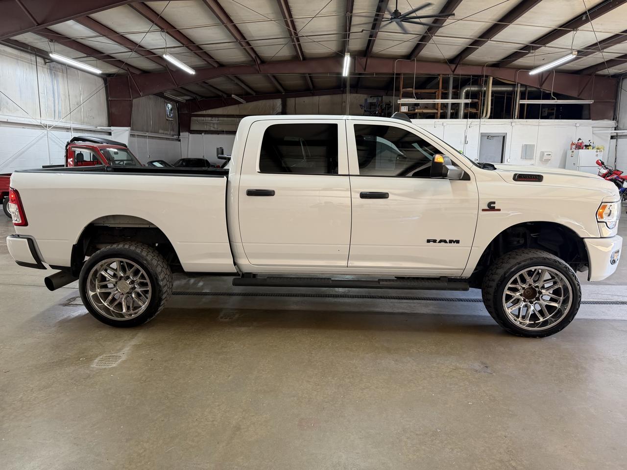 RAM 3500 Tradesman 4x4 Crew Cab 6'4" Box 2021