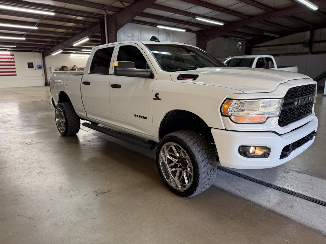 RAM 3500 Tradesman 4x4 Crew Cab 6'4" Box 2021