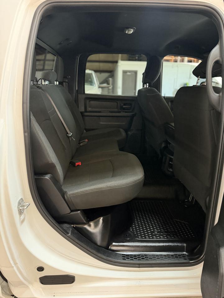 RAM 3500 Tradesman 4x4 Crew Cab 6'4" Box 2021